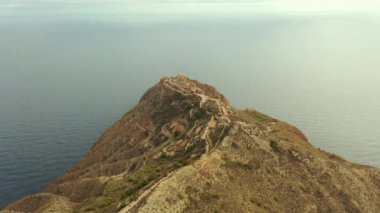 Cartagena, Murcia 'daki Los Castillitos' un terk edilmiş askeri kuvvetlerinin hava görüntüsü.