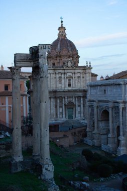 İtalya, Roma, Via dell Arco di Settimio, Vespasian ve Titus (Tempio di Vespasiano e Tito