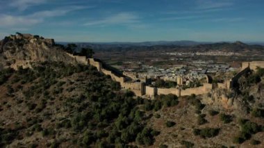 İspanya 'nın Valencia kentindeki Xativa köyünün hava manzarası.