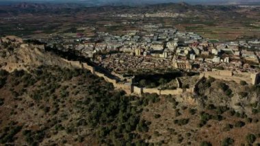 İspanya 'nın Valencia kentindeki Xativa köyünün hava manzarası.