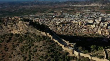 İspanya 'nın Valencia kentindeki Xativa köyünün hava manzarası.