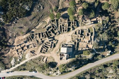 Santa Helena Hermitage 'ın havadan görünüşü Roma öncesi tarzında. Santa Helena Kilisesi Roma öncesi kökenlidir.