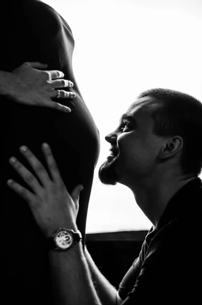 Man Kisses His Pregnant Wife Stomach Black White Photo — Stock Photo, Image