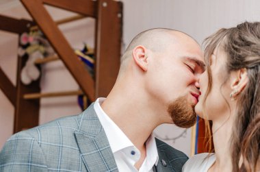 Gelin ve damadın ilk buluşması.