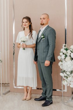 Gelin ve damat bir düğün töreninde