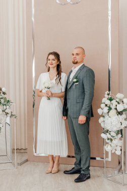 Gelin ve damat bir düğün töreninde