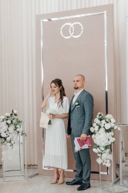 Gelin ve damat bir düğün töreninde