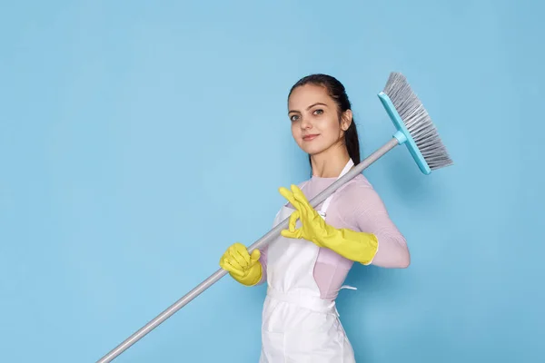 Caucasian Woman Rubber Gloves Cleaner Apron Holding Broom Showing Gestureon — Stock Photo, Image