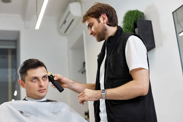 Barber Cut Hair Electric Shearer Machine Man Barber Shop — Stock fotografie