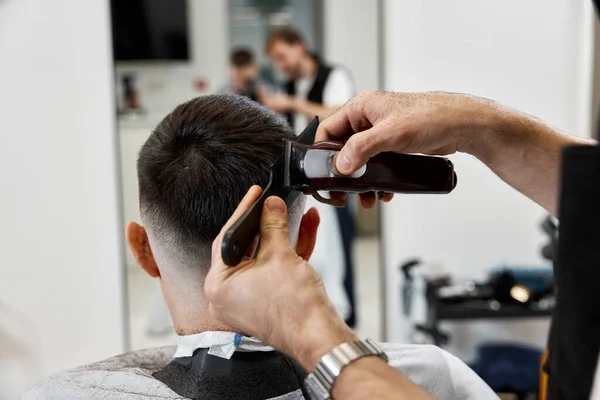 Barber Shaving Caucasian Man Barber Shop Close — Stock Photo, Image