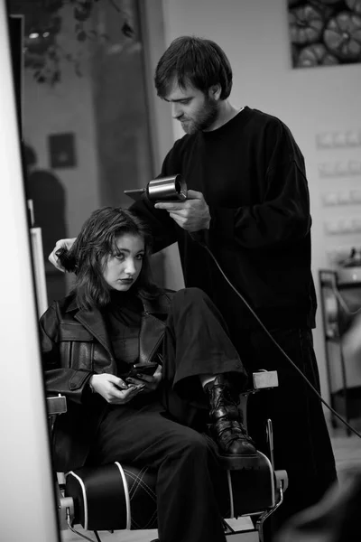 Man Hairdresser Using Hair Dryer Female Hair Washing Beauty Salon — Stok fotoğraf