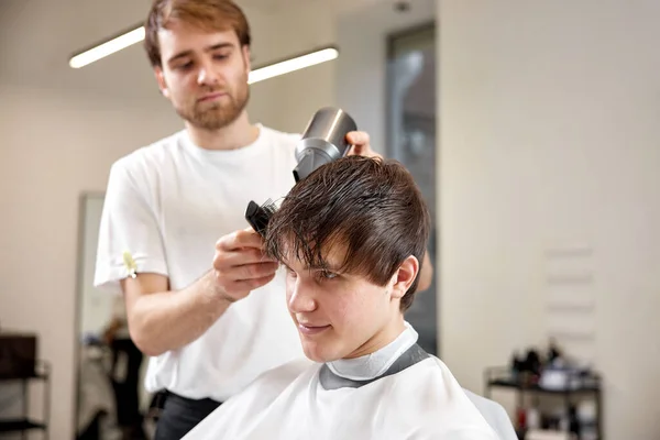 Professional Hairdresser Work Man Client Hair Dryer Barber Shop Haircut — Zdjęcie stockowe