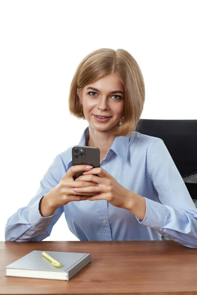 Attraktiv Blond Affärskvinna Med Telefon Kontoret — Stockfoto