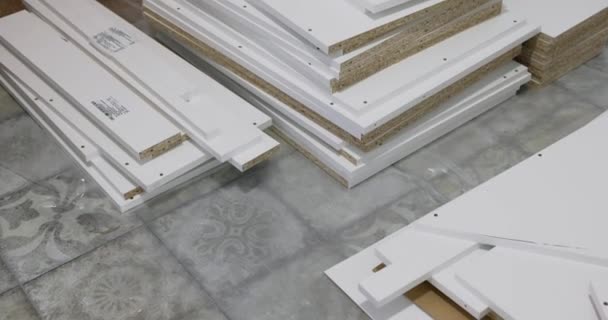 Materiał Budowlany Kuchni Białe Panele Mdf Leżą Podłodze Materiały Budowlane — Wideo stockowe