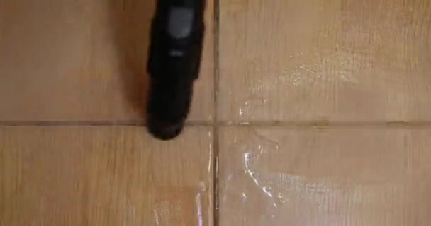 Close Limpeza Profissional Gerador Vapor Limpeza Piso Azulejos Cozinha Desinfecção — Vídeo de Stock