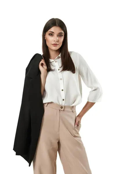 Mooie Vrouw Wit Shirt Beige Broek Met Zwarte Blazer Geïsoleerd — Stockfoto