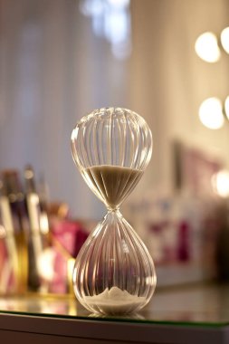 Masada kum saati ya da kum saati, süre bitimine geri sayım