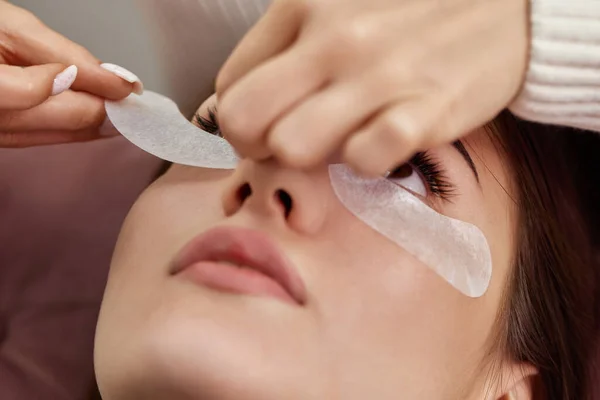 Master Preparing Glue Cotton Tape Eye Eyelash Extension Procedure — Stock Photo, Image