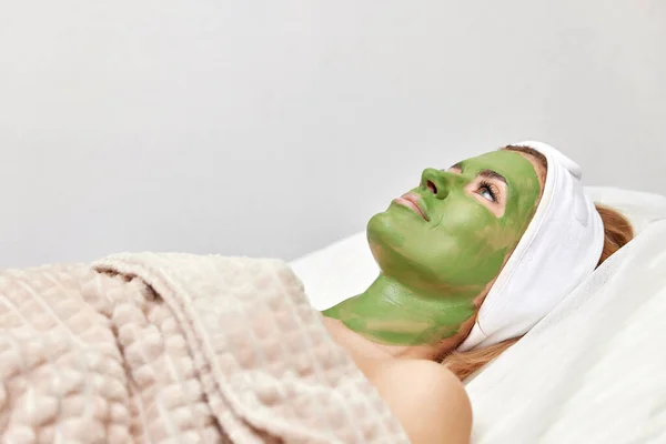 Beautiful Woman Green Alginate Mask Face — Stock Photo, Image