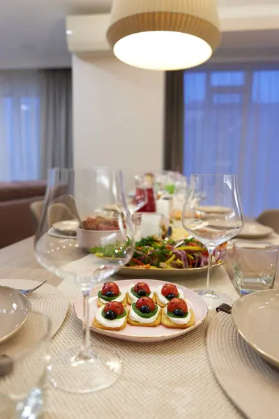Table Served Festive Dinner Living Room — Stock Photo, Image
