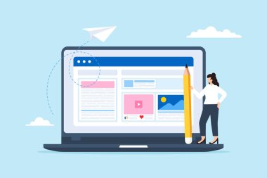 Kalem tutan ve web sitesinde içerik yaratan yaratıcı kadın