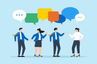 İş ekibinin düz illüstrasyonu, konuşma baloncuklarıyla fikir alışverişinde bulunmayı tartışır.