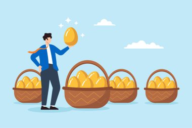 Altın yumurtayı tutan ve zenginlik stratejisini ve finansal güvenliği temsil eden sepetleri dolduran işadamlarının düz çizimi