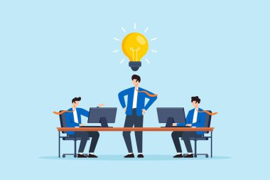 Kendine güvenen işadamının, ofis çalışma alanındaki yenilik ve liderliği sembolize eden ampulle yapılan takım toplantısında parlak fikri paylaştığı düz bir çizim.