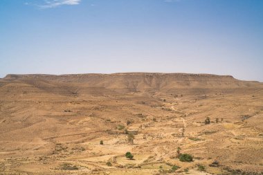 Ksar Beni Barka - Tataouine Bölgesi - Güney Tunus Ülkenin en büyük Ksar 'larından biridir. Fransız himayesinin başında terk edilmiştir.