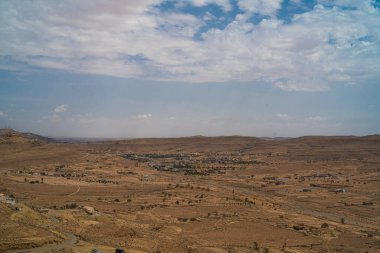 Ksar Beni Barka - Tataouine Bölgesi - Güney Tunus Ülkenin en büyük Ksar 'larından biridir. Fransız himayesinin başında terk edilmiştir.