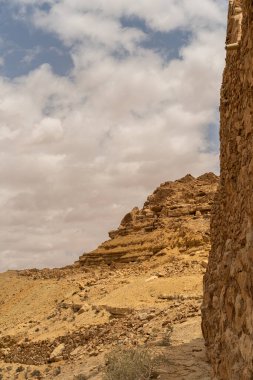 Ksar Mourabitine - Tataouine Bölgesi - Tunus 'un görkemli ve en iyi Kunisiaone bölgesi stratejik konumu ve miras bileşenlerindeki zenginliği ile tanımlanır