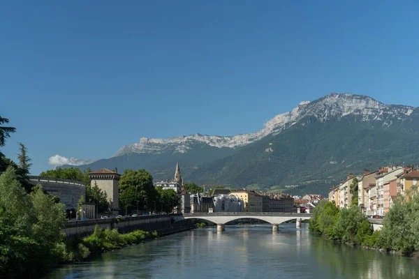Grenoble, Grenoble ve Alpler 'in şehir manzarası, Fransa