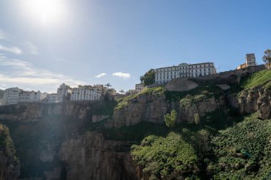 Konstantin - Kuzeydoğu Cezayir 'in Konstantin Eyaleti' nin başkenti.