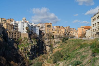 Konstantin - Kuzeydoğu Cezayir 'in Konstantin Eyaleti' nin başkenti.