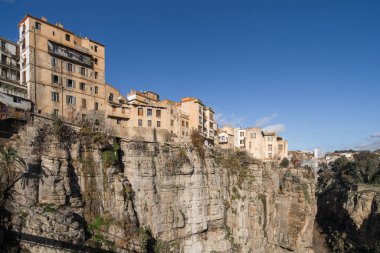 Konstantin - Kuzeydoğu Cezayir 'in Konstantin Eyaleti' nin başkenti.