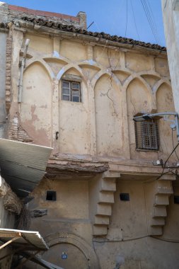 Konstantin. Eski şehrin sokakları. Kuzeydoğu Cezayir 'in Konstantin Eyaleti' nin başkenti..