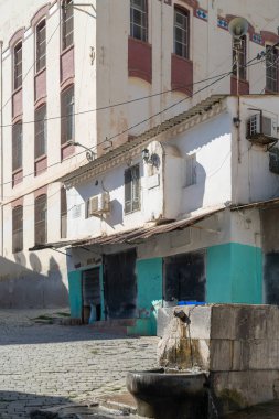 Konstantin. Eski şehrin sokakları. Kuzeydoğu Cezayir 'in Konstantin Eyaleti' nin başkenti..