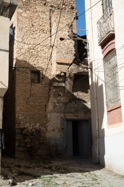 Konstantin. Eski şehrin sokakları. Kuzeydoğu Cezayir 'in Konstantin Eyaleti' nin başkenti..