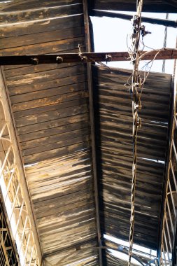 Konstantin - Kuzeydoğu Cezayir 'in Konstantin Eyaleti' nin başkenti.