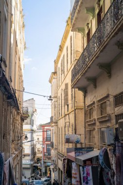 Konstantin. Eski şehrin sokakları. Kuzeydoğu Cezayir 'in Konstantin Eyaleti' nin başkenti..