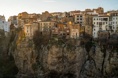 Konstantin - Kuzeydoğu Cezayir 'in Konstantin Eyaleti' nin başkenti.