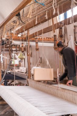 Güney Tunus 'ta büyük bir ada olan Djerba' da dokuma atölyesi