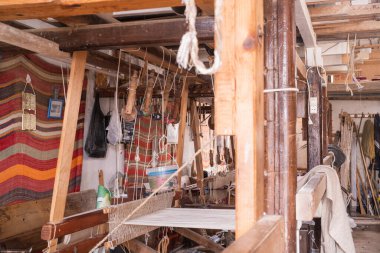 Güney Tunus 'ta büyük bir ada olan Djerba' da dokuma atölyesi