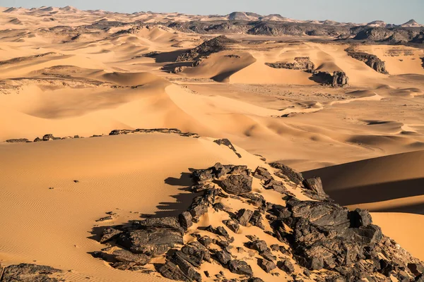 Uitzicht Sahara Woestijn Van Tadrart Rouge Tassili Najer Djanet City — Stockfoto