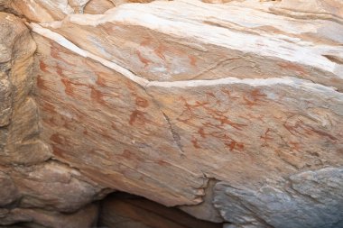 Tassili n 'Ajjer-Desert of Tadrart ruge tassili najer' in Djanet şehrindeki kaya oymaları.