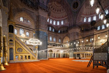 Yeni Cami olarak bilinen Yeni Cami, İstanbul, Türkiye 'de bulunan ikonik bir cami