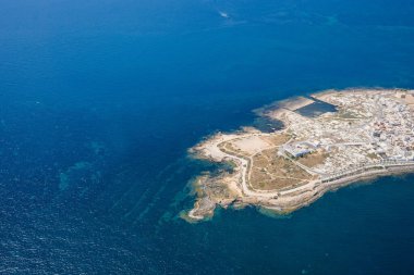 Tunus kıyılarının ve Mahdia şehrinin havadan görünüşü.