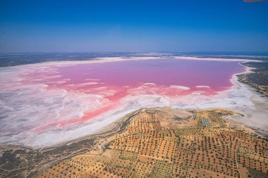 Moknine sebkha 'nın hava manzarası - tuzlu alan - Manastır Valiliği - Tunus