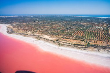 Moknine sebkha 'nın hava manzarası - tuzlu alan - Manastır Valiliği - Tunus