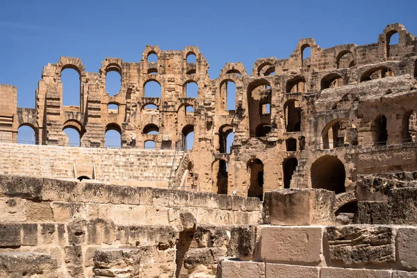 El Jem Kolezyumu. Afrika 'daki en büyük Roma amfitiyatrosu. Unesco Dünya Mirası.